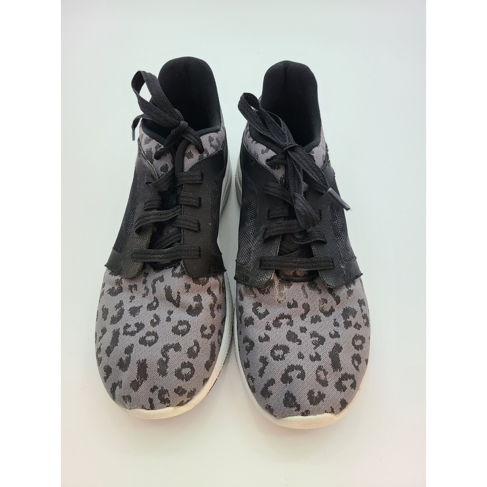 Avia Women's Deluxe Athletic Sneakers in a Gray and Black Leopard Print. Sz 8.5